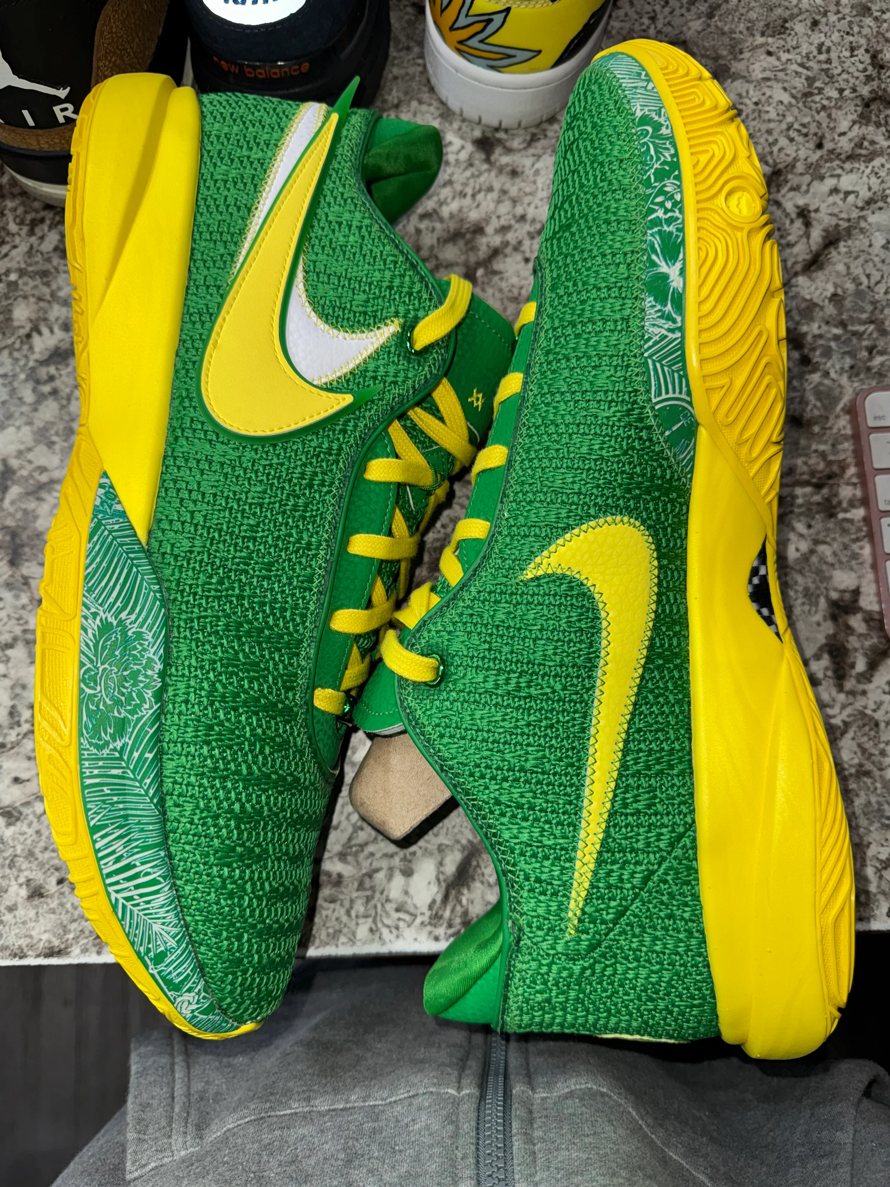 Lebron XX Oregon PE (Sample) - Image 4