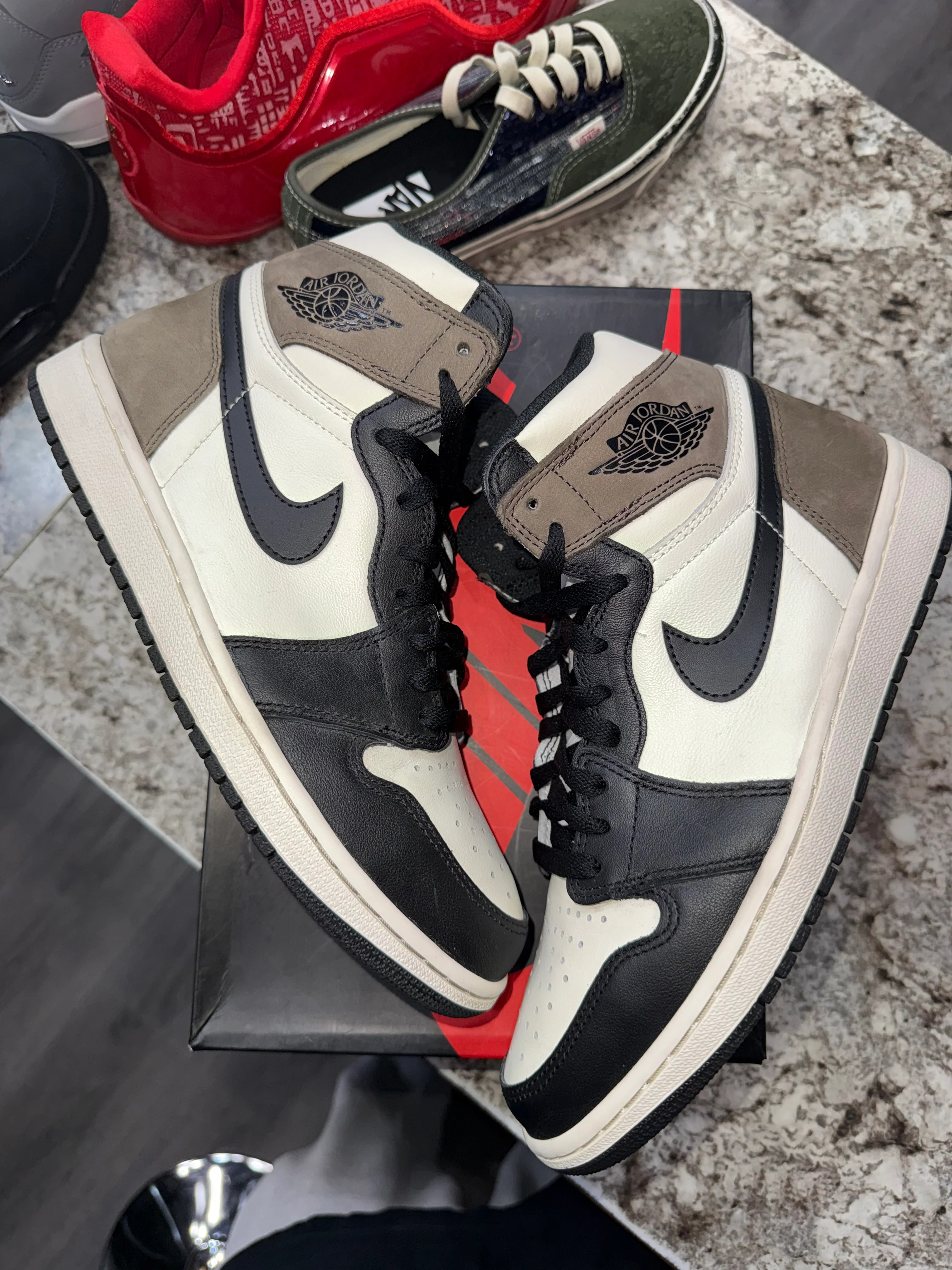Jordan 1 Retro High Dark Mocha - Image 2