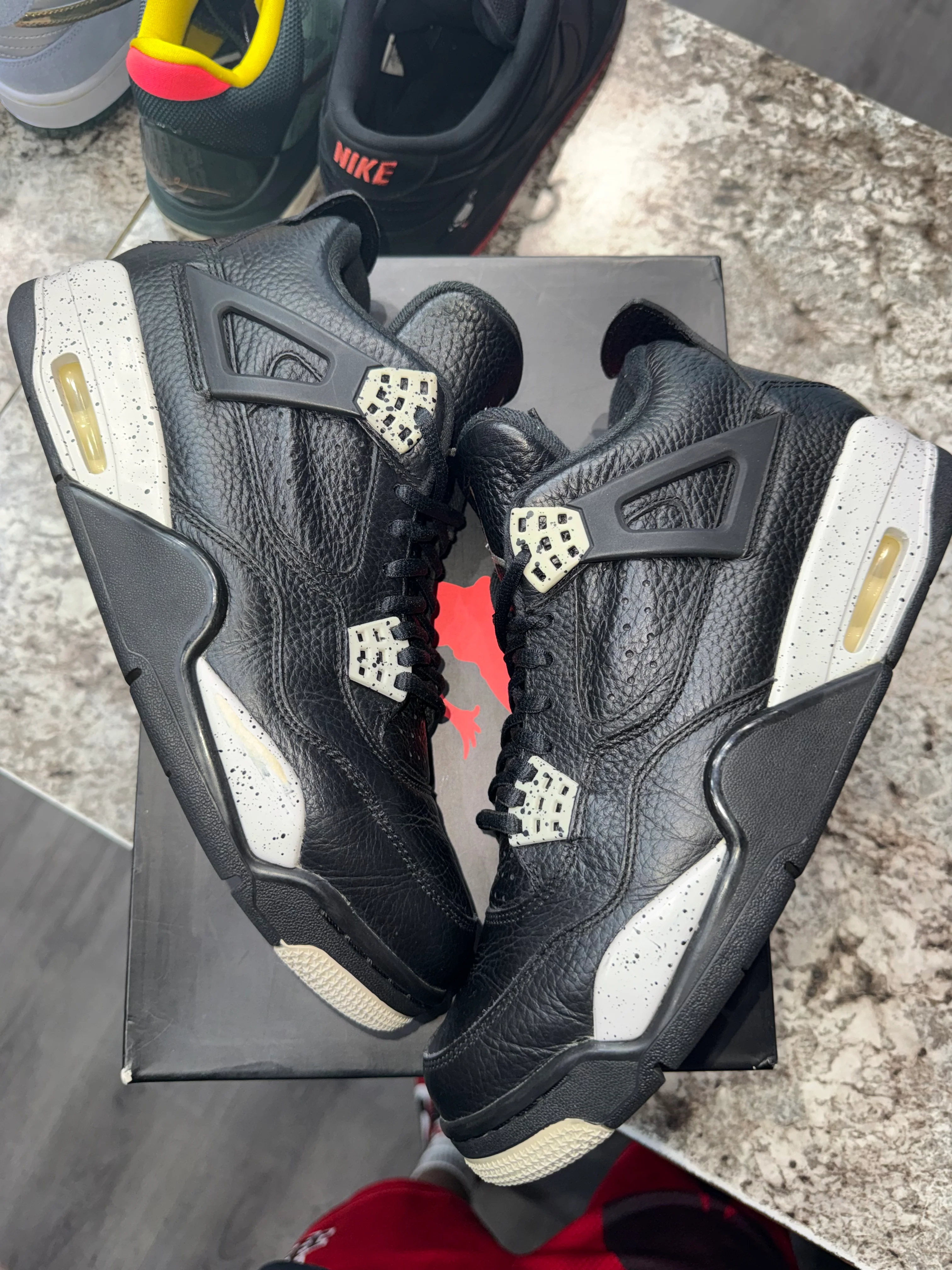 Jordan 4 Retro Oreo (2015) - Image 2